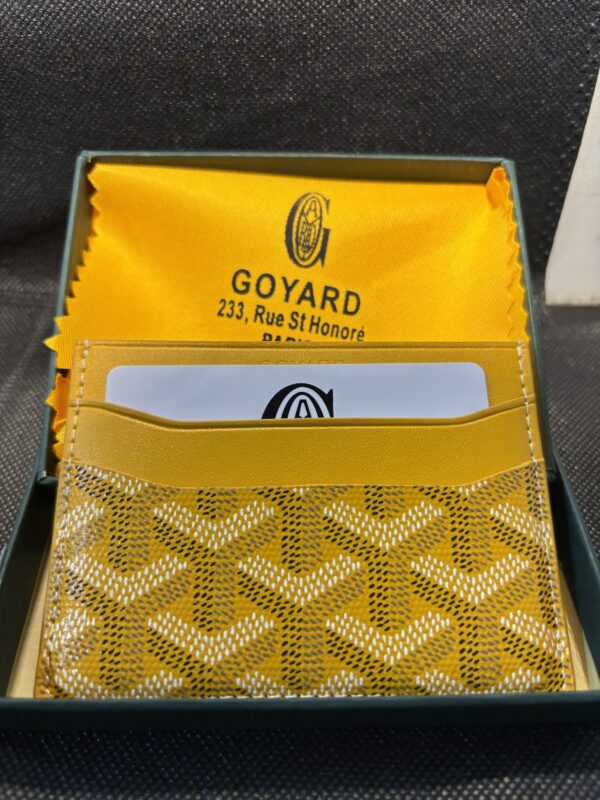 Go yard card holder