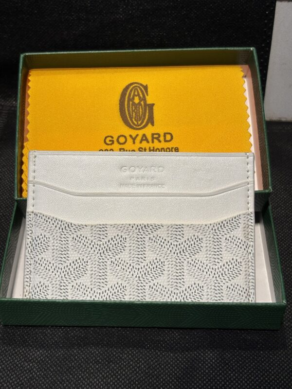 Go yard card holder