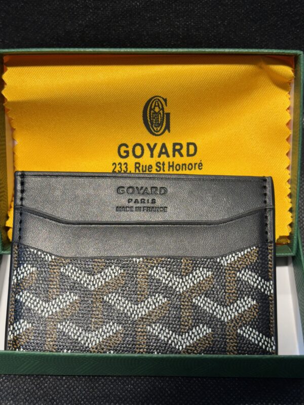 Go yard card holder