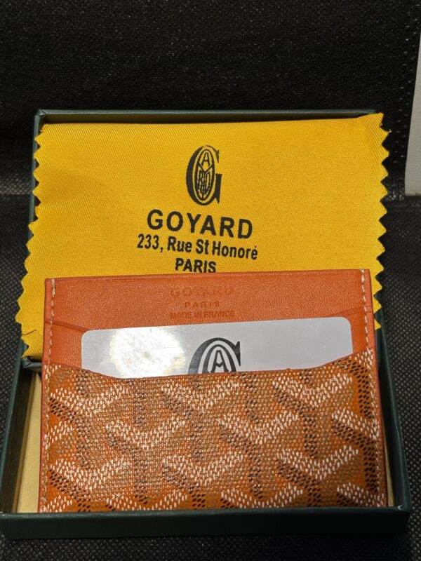 Go yard card holder